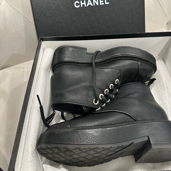 Chanel lace up boots - Picture 3 of 10